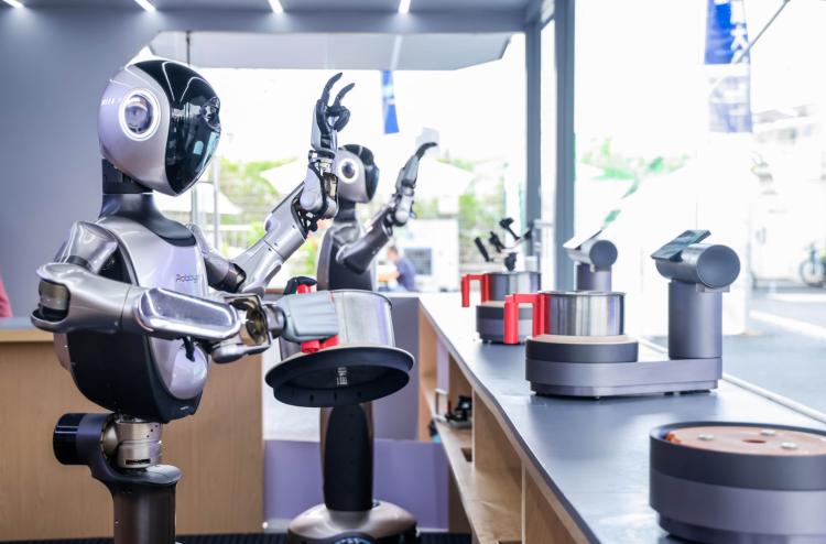 2025外滩大会亮点:机器人小镇与前沿科技展插图3 2025外滩大会亮点:机器人小镇与前沿科技展插图3