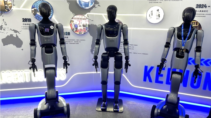 擎朗智能KOM2.0大模型发布 未来家庭全职保姆机器人来了插图