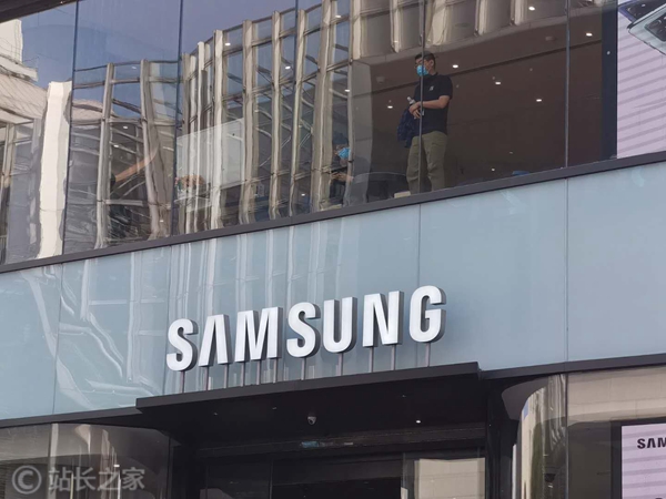 三星联手谷歌与时尚巨头 推出Gemini驱动AI眼镜插图1