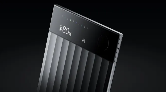 Plaud Note Pro成专业用户首选！信用卡大小AI录音笔热销百万台，30克超薄设计+64GB本地存储重塑会议记录体验