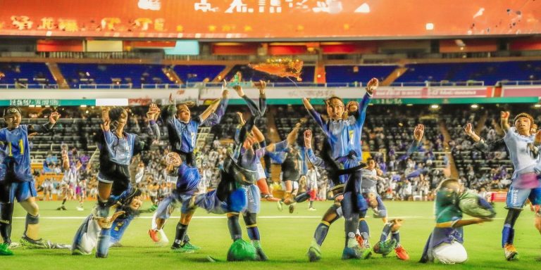 《Pluribus》人类制作！文斯·吉利根怒斥AI抄袭机器 坚拒AI参与创作