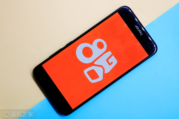 快手荣耀之夜直播盛典:老铁盛宴看行业新想象插图1 快手荣耀之夜直播盛典:老铁盛宴看行业新想象插图1