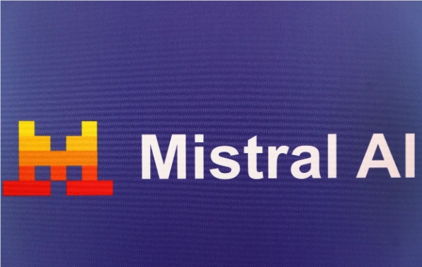 主打极致低延迟！Mistral 推出全新语音转文字 AI 模型