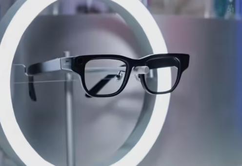 讯飞AI眼镜MWC2026首秀：40克轻量黑科技 解决高噪环境翻译难题插图1