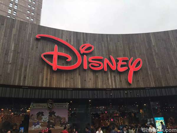 迪士尼乐园人脸识别技术应用引热议 安全效率与隐私争议并存插图1