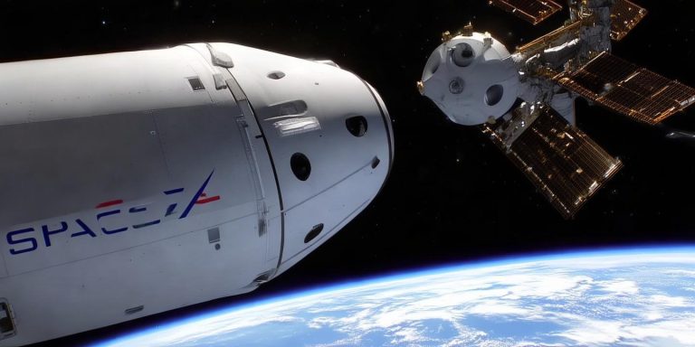 SpaceX龙飞船第12次执行载人任务成功对接国际空间站