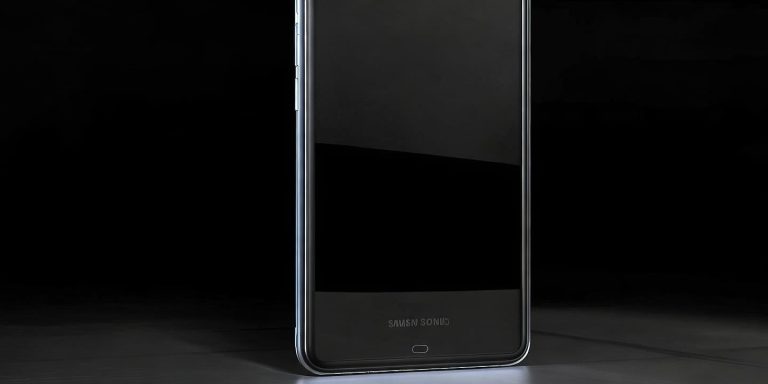 三星Galaxy S26 Ultra首发硬件防窥屏技术 侧视黑屏隐私更安全