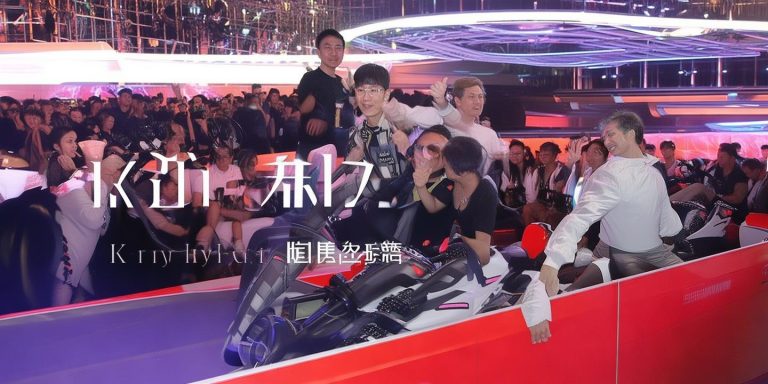 小米卡丁车体验中心开业 雷军点赞首批游客体验