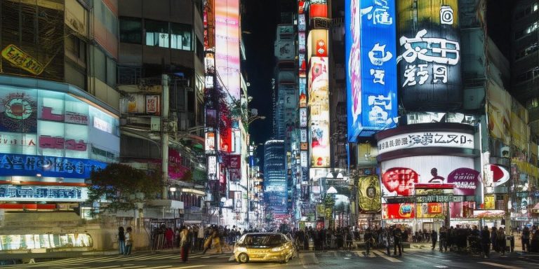 复旦大学打造AI教育新生态：116门课程赋能跨学科科研创新